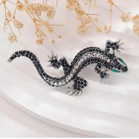 UNISEX Elegant Black and Silver Lizard Gecko Rhinestone Brooch - Picture 4 of 4